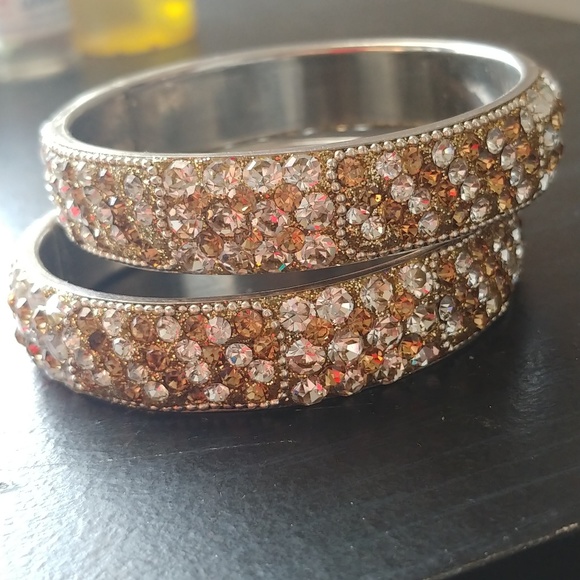 NWOT⭐⭐Cluster of super shiny stared bangles⭐⭐ - Picture 5 of 8